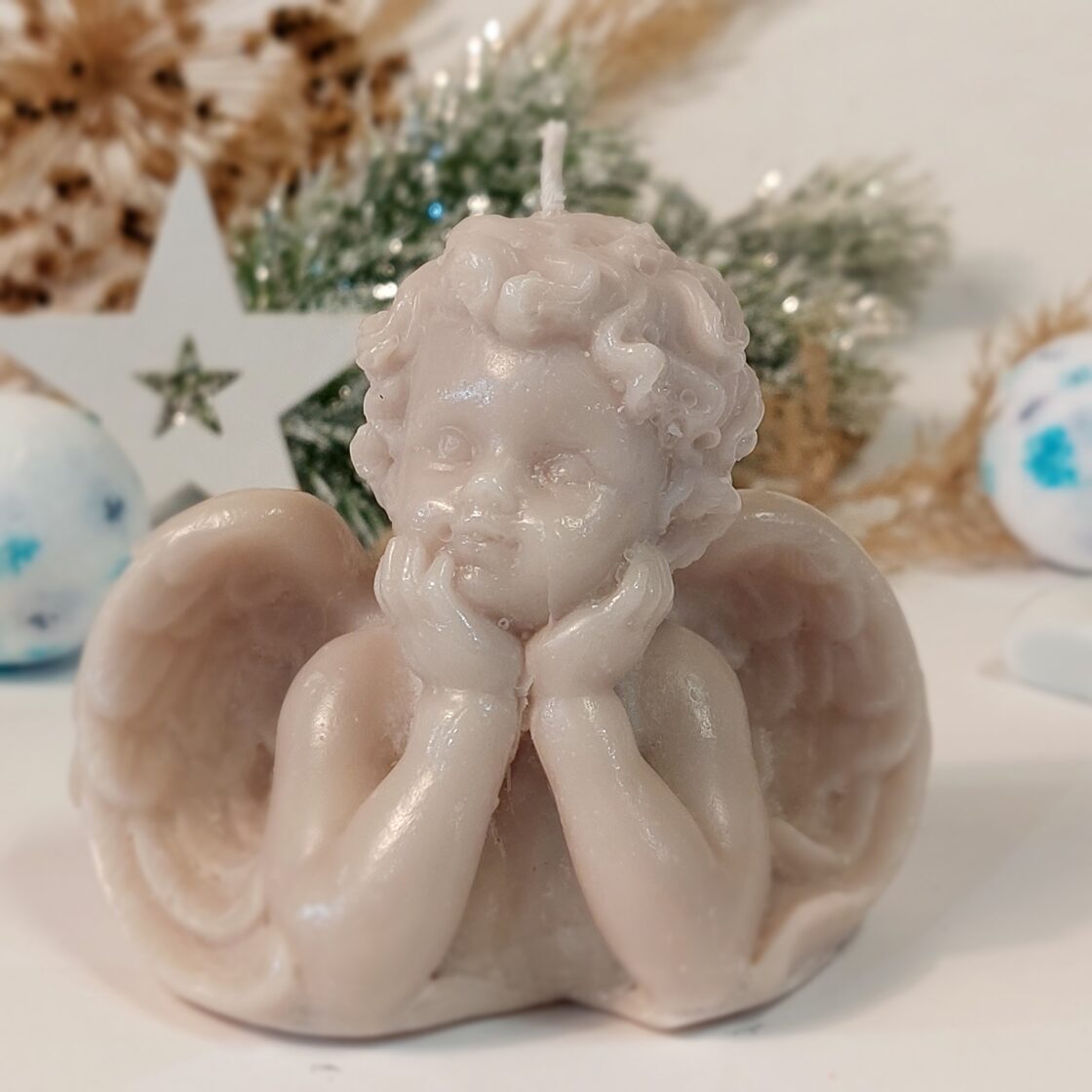 Palm wax design candle angel beige (80g).